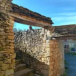 Les Combes Lascaux Semesterbostad