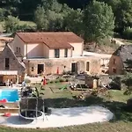 펜션 Les Combes Lascaux