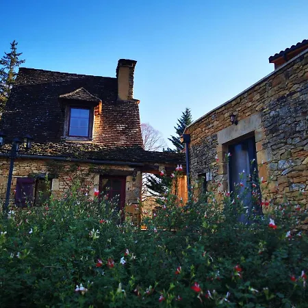 Les Combes Lascaux 펜션 *