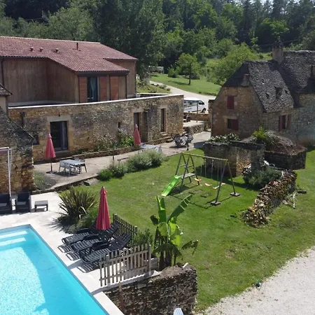 Les Combes Lascaux 펜션 *