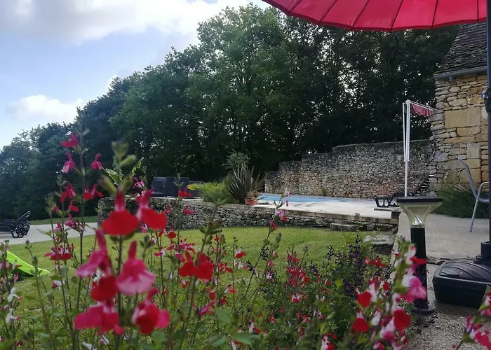 Les Combes Lascaux Casa de Férias *