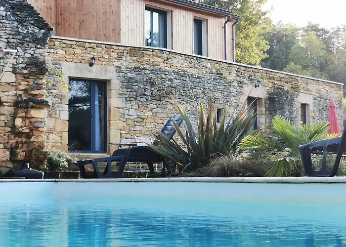 Les Combes Lascaux Casa de Férias *